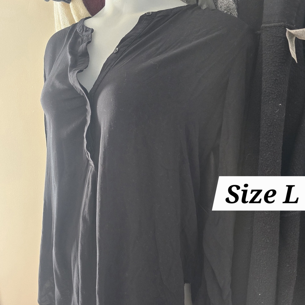 Old Navy Women's Black Button-Down Shirt